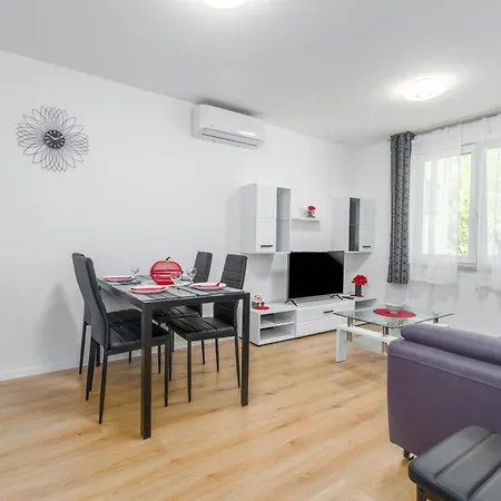 Center Sea Apartment Poreč