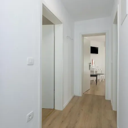 Center Sea Апартаменты