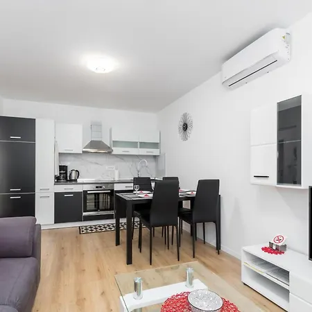 Center Sea Apartment Porec